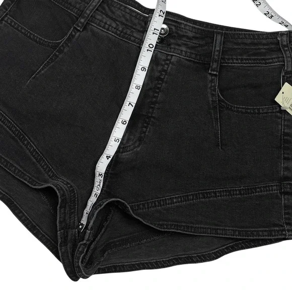 Pilcro NWT Micro Denim‎ Shorts Cuffed Black Sz 29 Flattering High Diagonal Cut - Picture 10 of 11